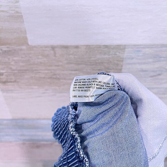 UNIVERSAL THREAD Smocked Waist Pull On Denim Shorts Cotton Lyocell Womens XS - Picture 4 of 7